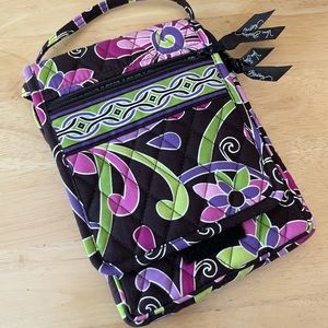 Vera Bradley cross body. Like new.